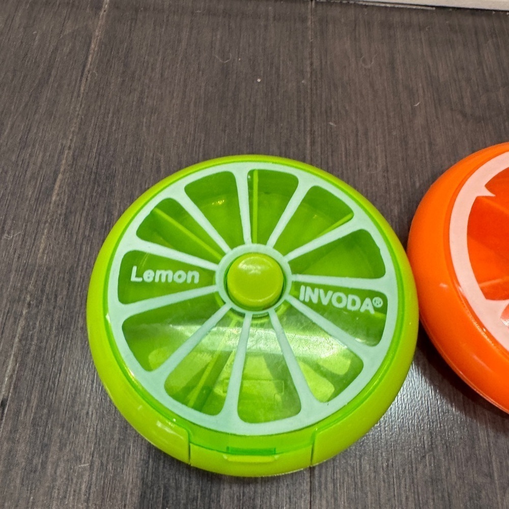 NWOT Green Orange Lime Lemon Kitchen Pill Dispenser Health- Surface Scratches - Picture 2 of 4